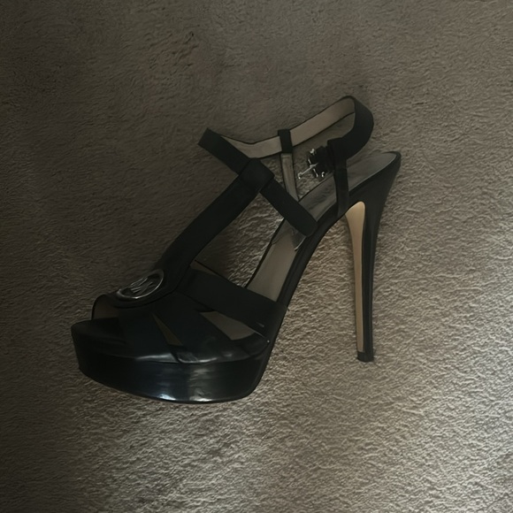 Micheal Kors - Picture 2 of 3